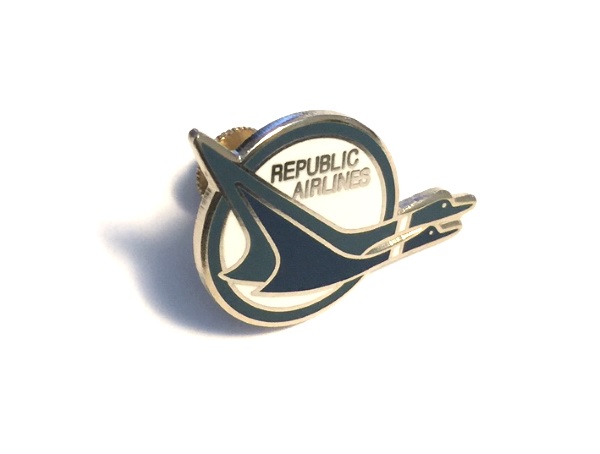 Republic Airlines "Double Duck" Lapel Pin