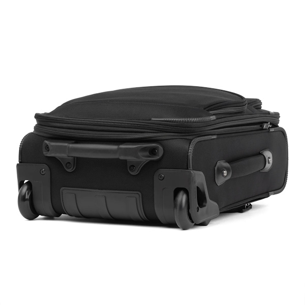 Travelpro FlightCrew™ 5 Slim Expandable Rollaboard®