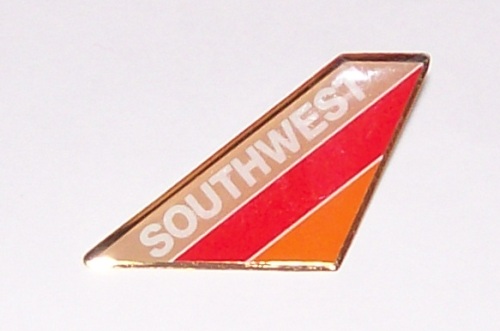 SWA CAPT LAPEL PIN. SOUTHWEST AIRLINES TIE TACK 